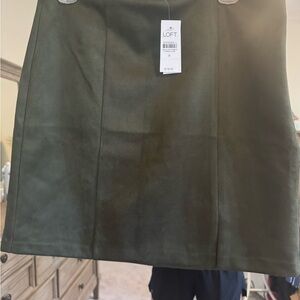 NWT LOFT Women's Dark Green/Olive Mini Skirt NWT size 8